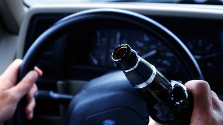Сел за руль пьяным и врезался в забор: запорожский суд оштрафовал и лишил прав водителя