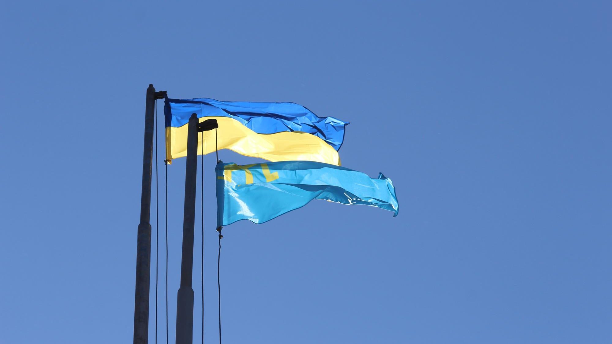 В центре Запорожья подняли крымскотатарский флаг - ФОТО