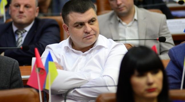 В Запорожье депутат, который входит в комиссию по вопросам ЖКХ, задолжал за коммуналку десятки тысяч гривен