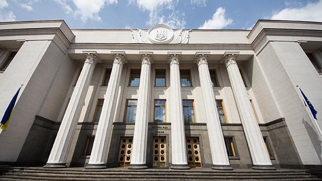 Служити народу України в новому парламенті в команді Зеленського будуть 28 безробітних і 9 людей без вищої освіти