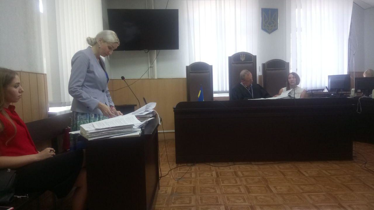 В Запорожье Хозяйственный суд приступил к изучению доказательств в деле о выплате компании Фирташа 18,6 миллионов гривен долга ЗТМК