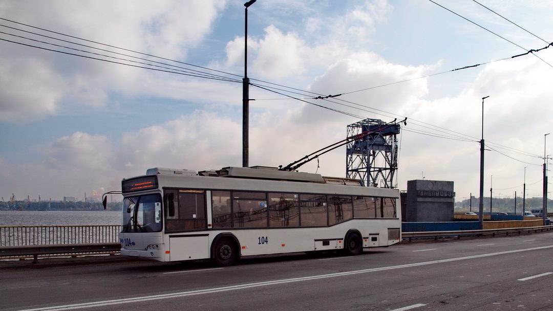 В Запорожье временно перестанут ходить троллейбусы через плотину ДнепроГЭС