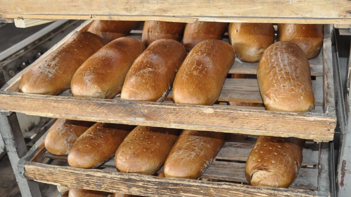 Хліб і крупи подорожчають: коли і на скільки