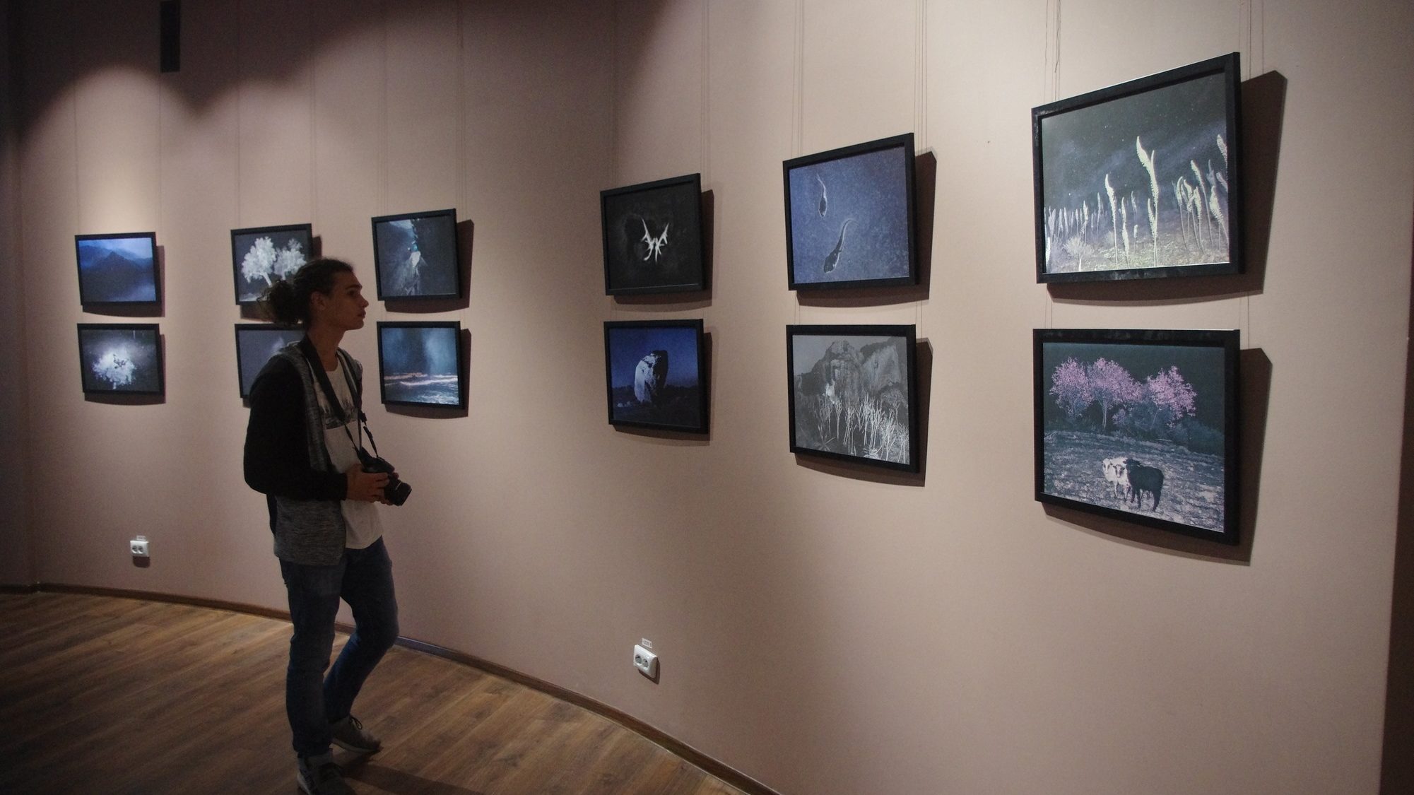 В Запорожье открыли выставку современных фотопроектов авторов из разных стран - ФОТО