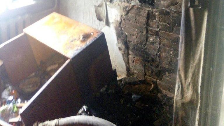 В Запорожье пожарные спасли из пылающей квартиры мужчину, – ФОТО