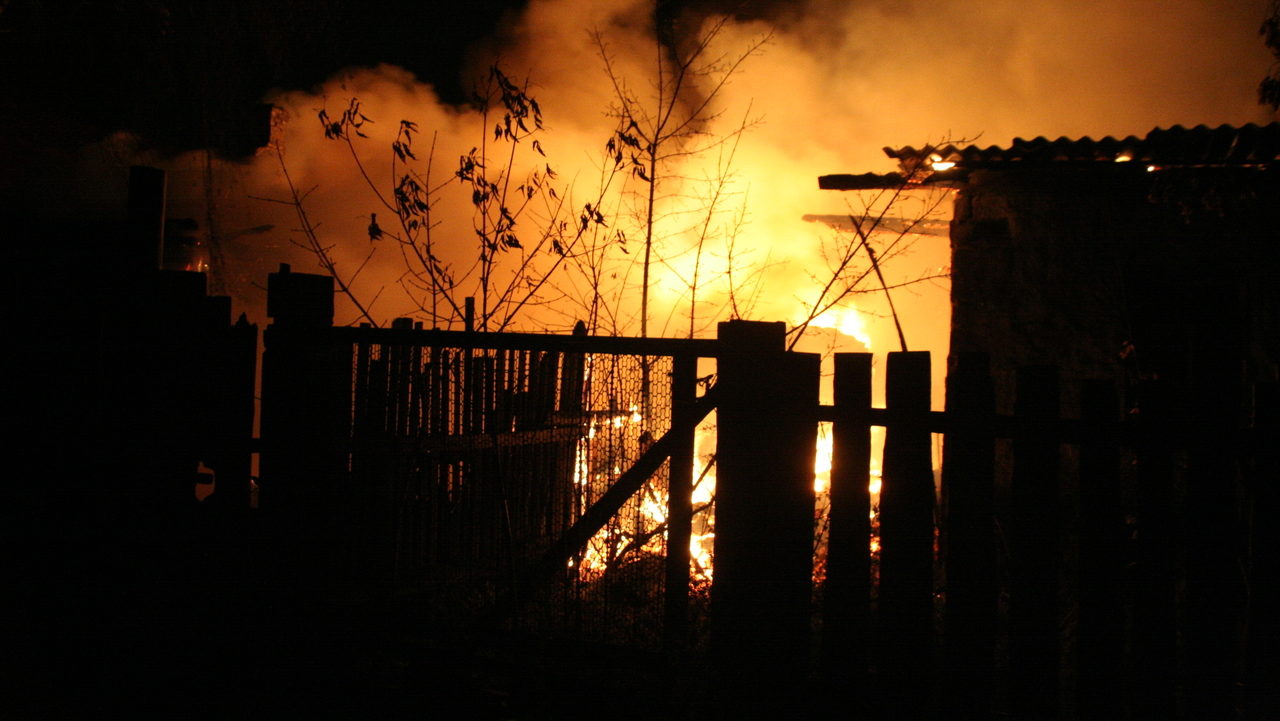 В Запорізькій області пожежа знищила будівлю
