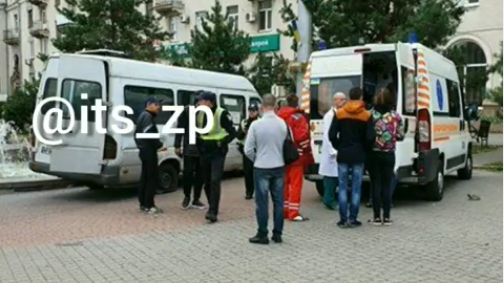 У соціальній мережі опублікували відео ДТП за участю маршрутки в Запоріжжі, – ВІДЕО