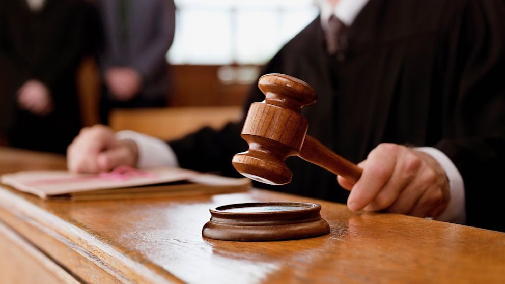 Запорожский судья может получить срок за незаконное решение: сумма ущерба – больше 900 тысяч