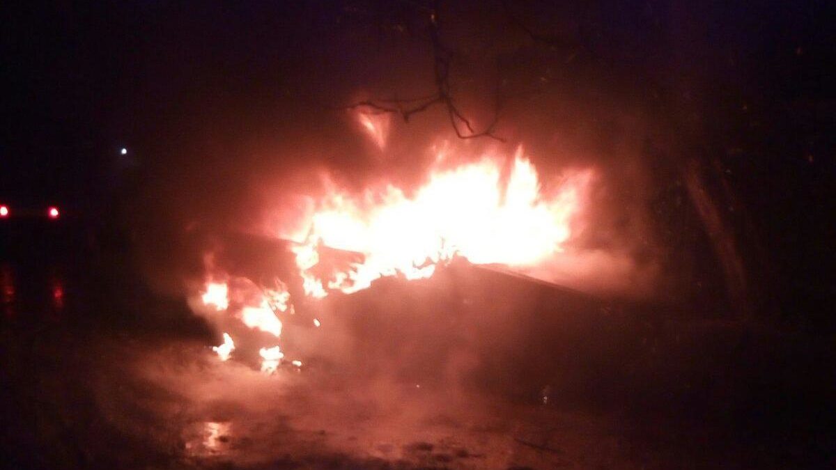 В Запорожье в Днепровском районе сгорело авто, — ФОТО