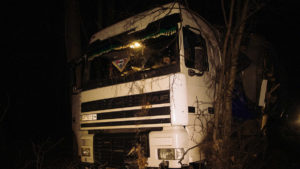 Запорожский дальнобойщик уснул за рулем и попал в ДТП под Киевом, — ФОТО, ВИДЕО