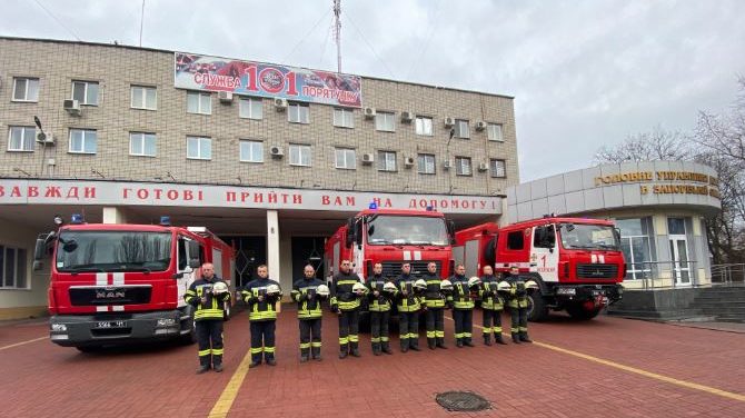 Запорізькі рятувальники вшанували пам'ять загиблих у трагедії в Одесі, — ФОТО