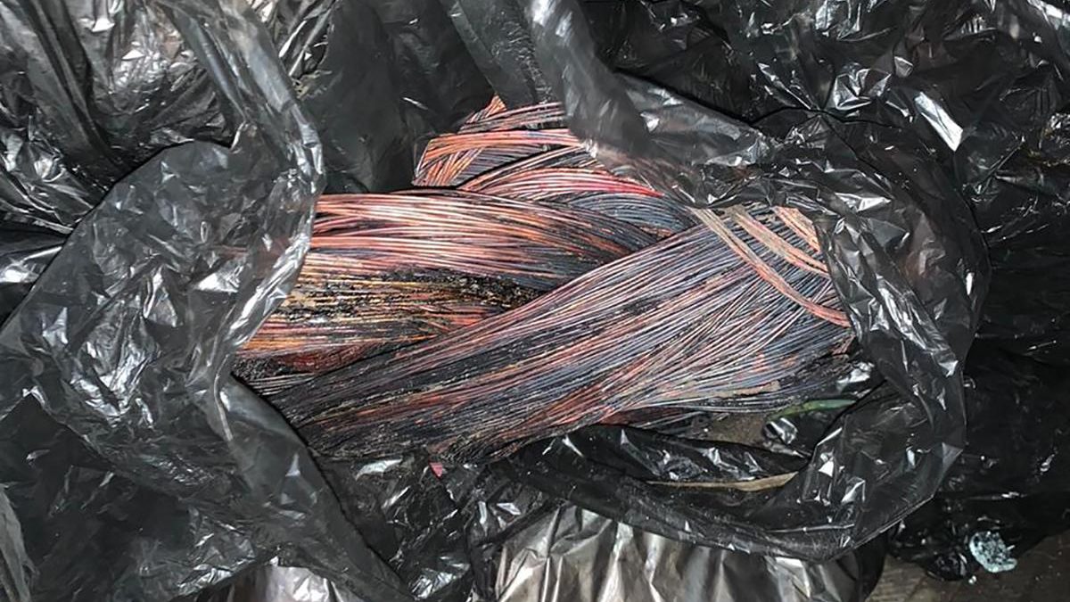 В Запорожье задержали воров, укравших 240 метров кабеля,– ФОТО
