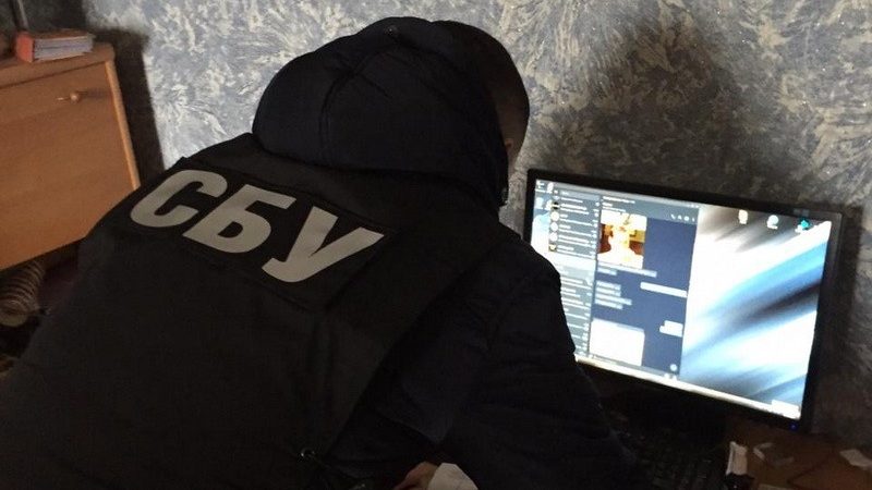 СБУ припинила діяльність хакерів, які вкрали майже 200 тисяч гривень у запорізької 