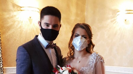 Свадьбы в масках: во время карантина в центральном ЗАГСе Запорожья расписались уже 20 пар, – ФОТО
