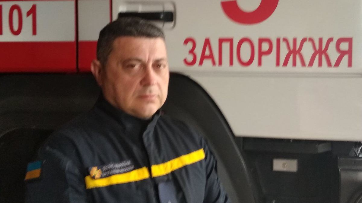Пример для подражания: запорожский спасатель в свой выходной потушил пожар у соседки, – ФОТО 