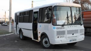 В одному з міст Запорізької області відсьогодні почали працювати спецрейси автобусів: хто може ними скористуватись