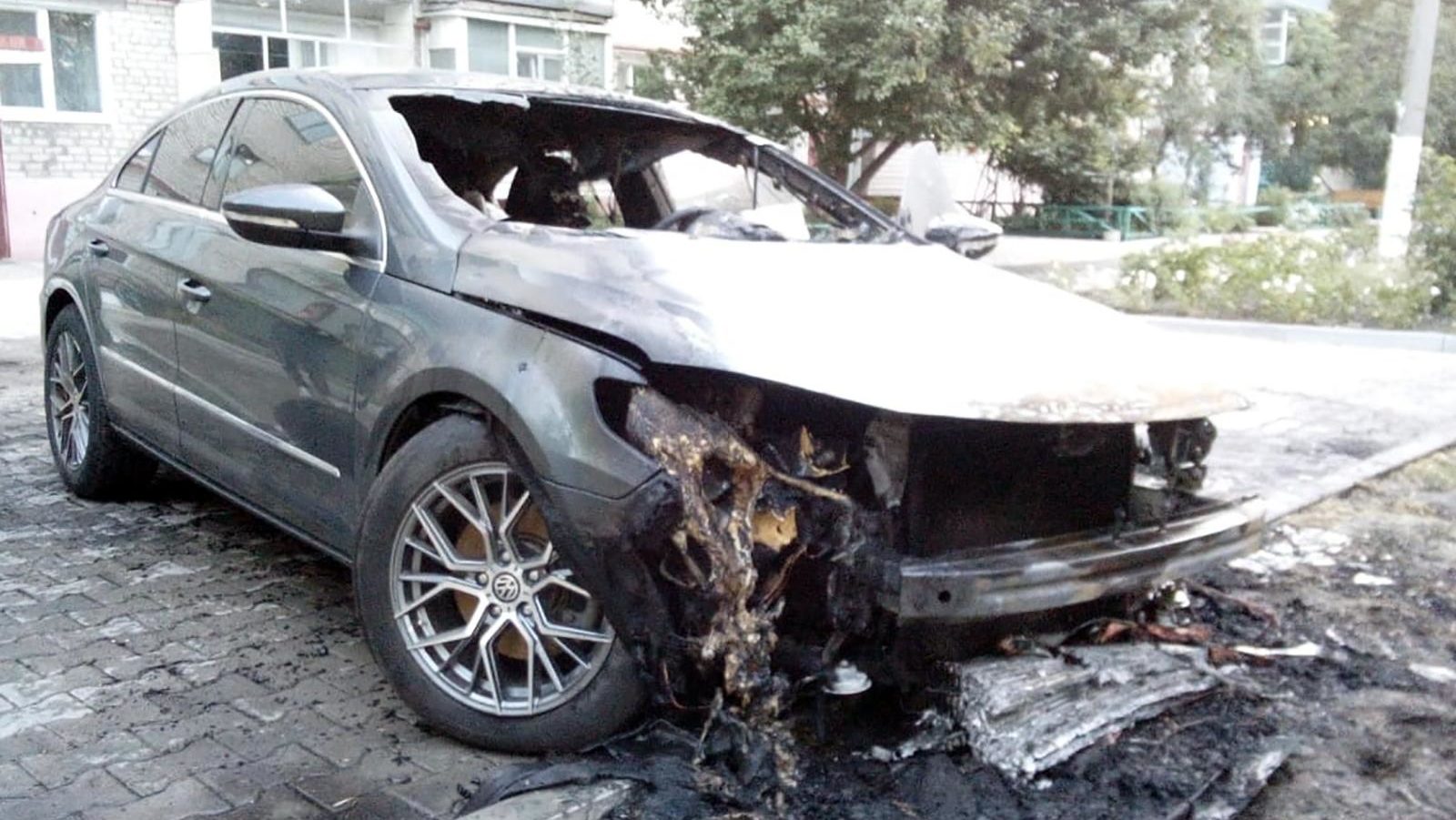 В Запорожской области известному общественнику сожгли машину: полиция начала расследование, – ФОТО