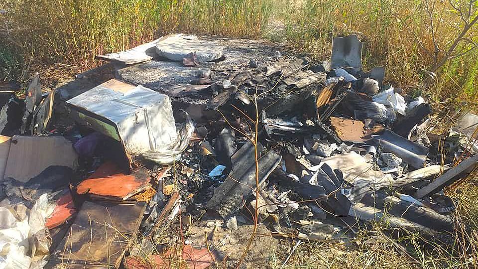 В посадці Південного мікрорайону спалили будки для собак: тваринам погрожують, — ФОТО