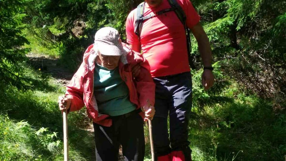 В карпатских горах нашли 93-летнюю туристку из Запорожской области, — ФОТО