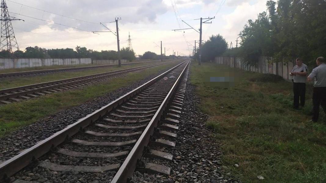 В Запорожской области поезд насмерть сбил человека, – ФОТО