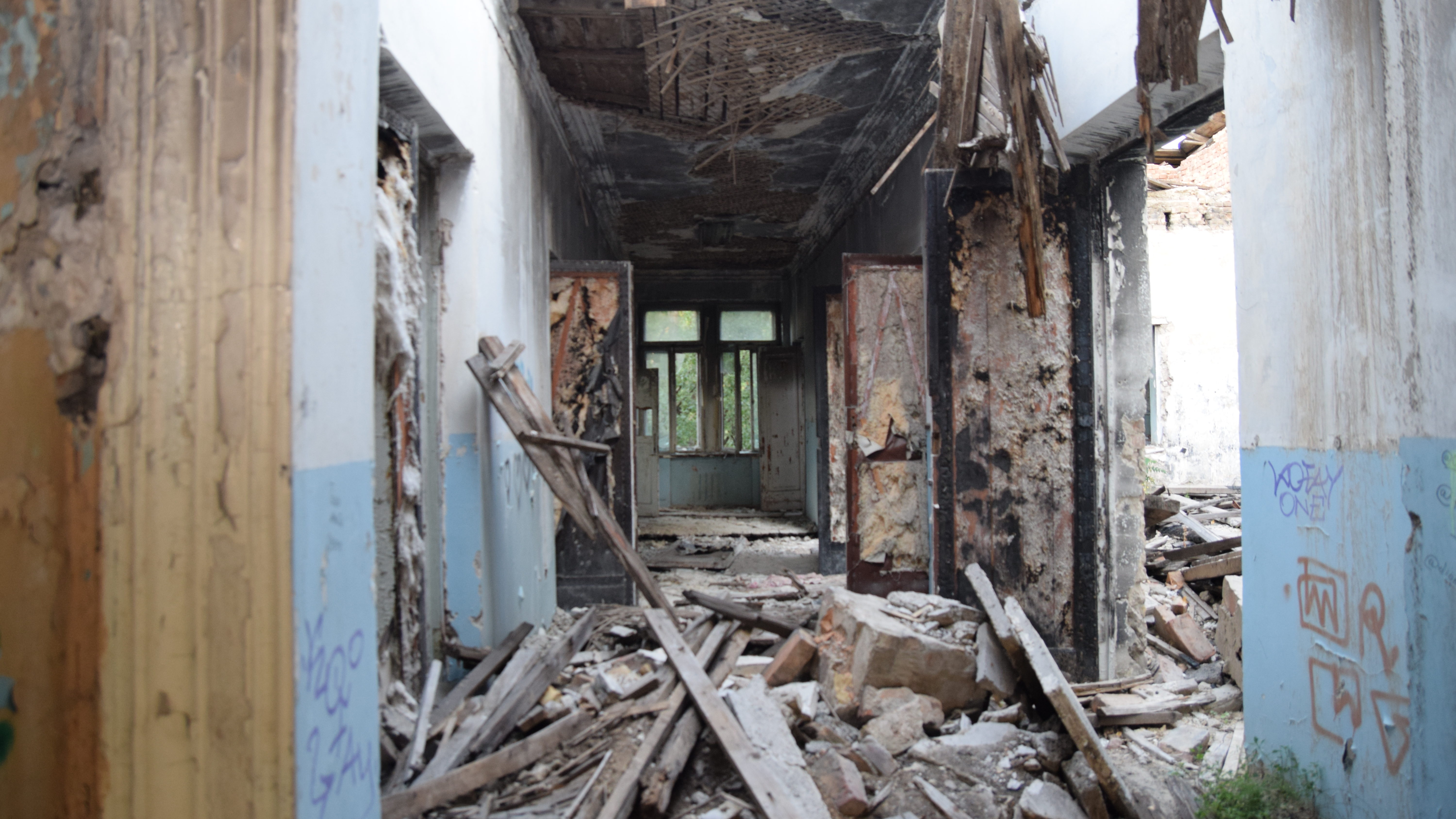 Руины института: как сейчас выглядит заброшенный ЦИМЕЖ в Запорожье на Хортице, – ФОТОРЕПОРТАЖ