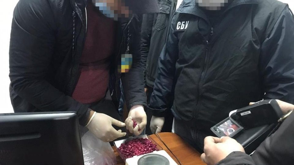 СБУ разоблачила жителя Донецкой области, который за месяц наторговал наркотиками на 2,5 млн грн