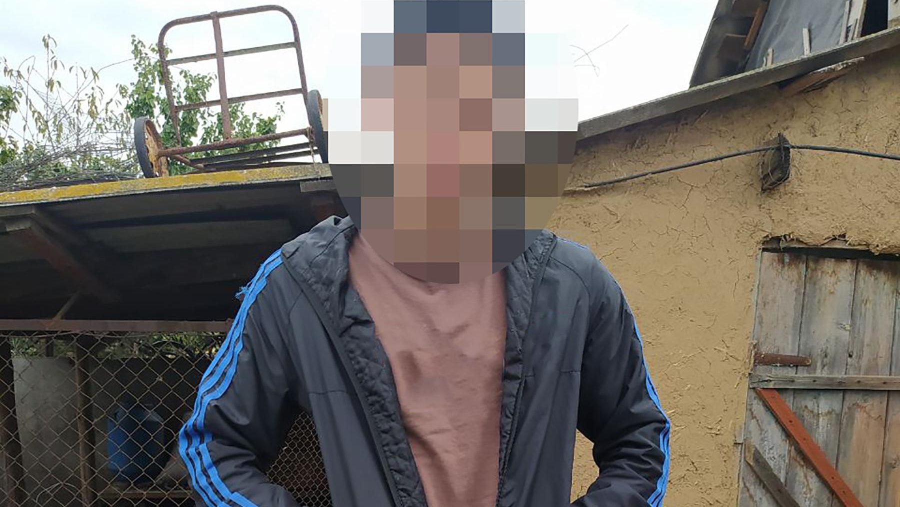 Житель Запорожской области украл урну для голосования, чтобы разводить улиток