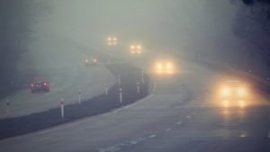Водіїв Запорізької області попереджають про щільний туман