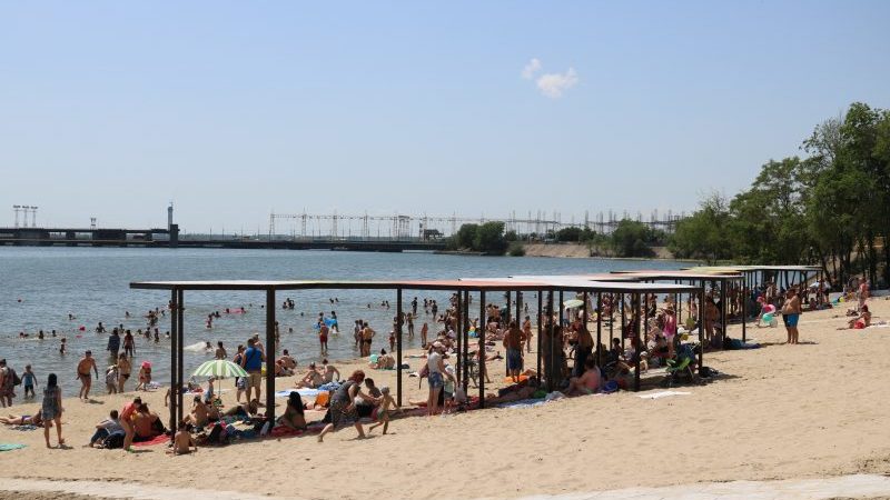 На Правобережный пляж в Запорожье потратят еще 8 млн гривен