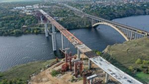 В Запорожье эксперты госпредприятия проверили качество строительства мостов на Бабурку: результаты проверки