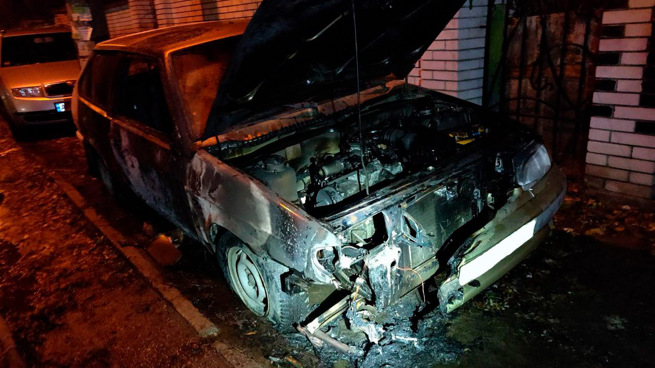 В Днепровском районе Запорожья сгорел автомобиль, – ФОТО
