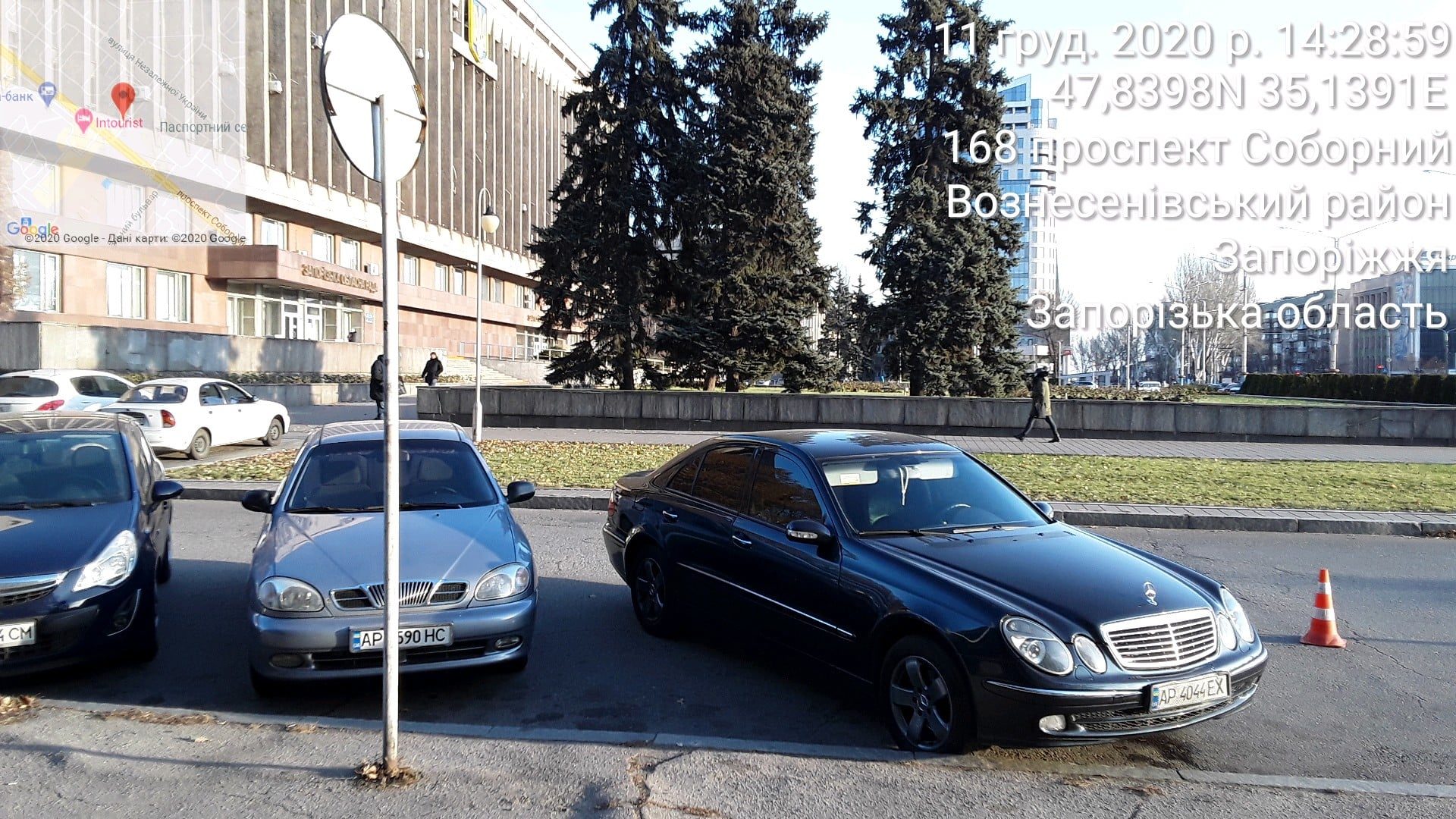 Инспекторы по парковке оштрафовали новоизбранных депутатов Запорожского облсовета