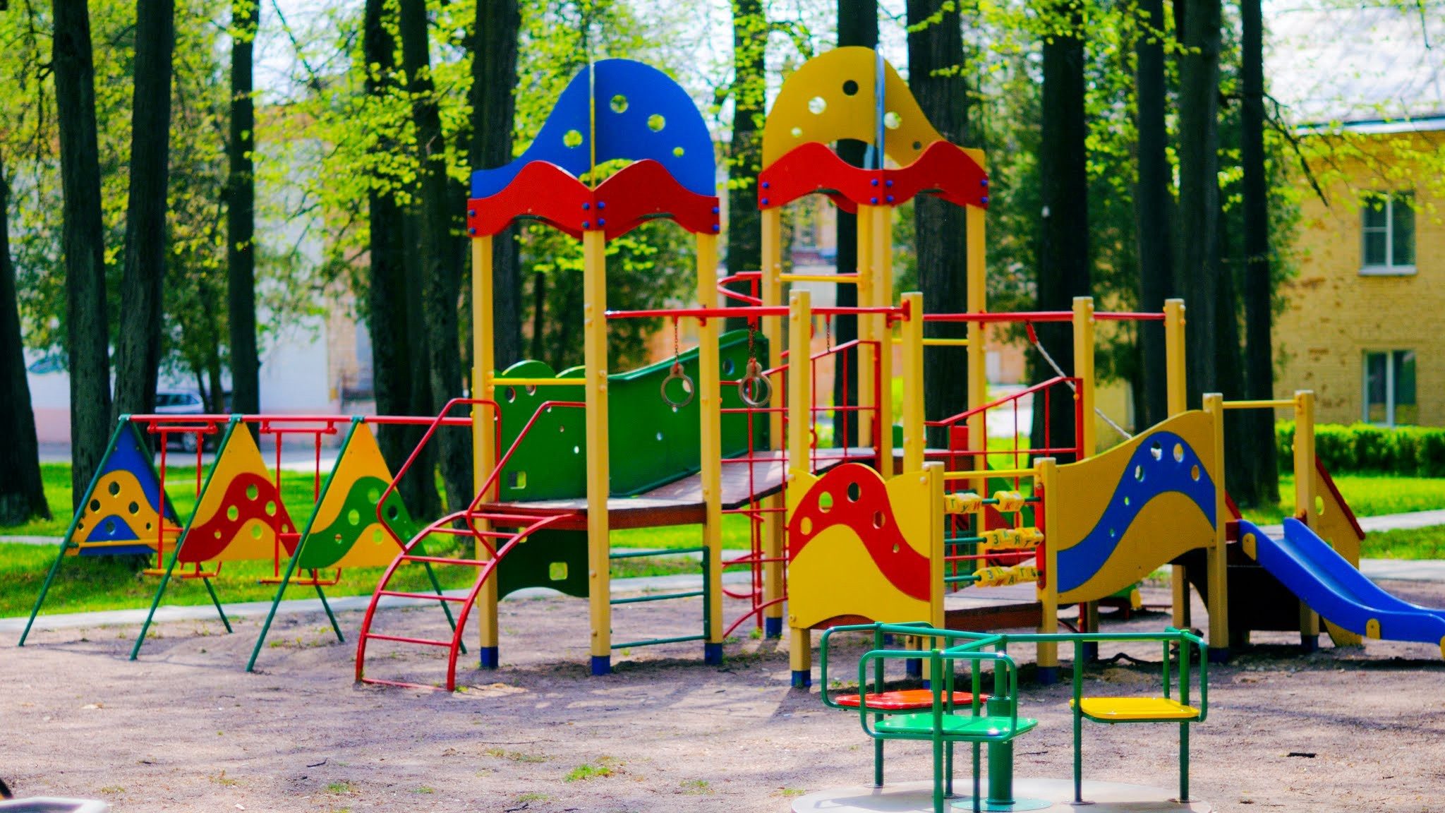 В Запорожье чиновника поймали на растрате более 500 тысяч из бюджета, выделенных на ремонт детских площадок