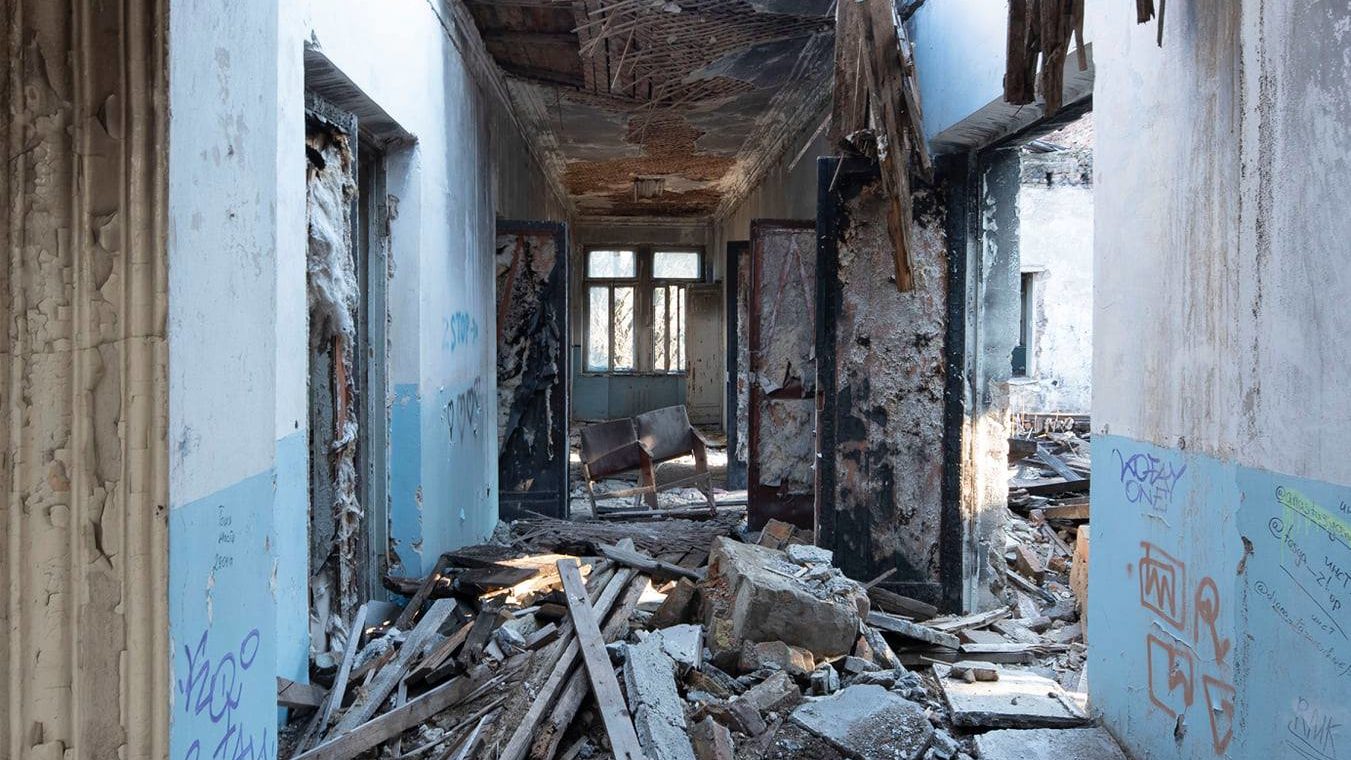 В Запорожье на Хортице практически разрушили заброшенное здание ЦИМЕЖа, – ФОТОРЕПОРТАЖ