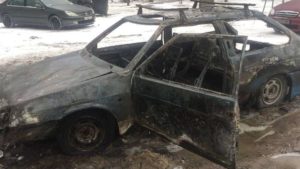 Остался только каркас: в Запорожье полностью сгорела машина