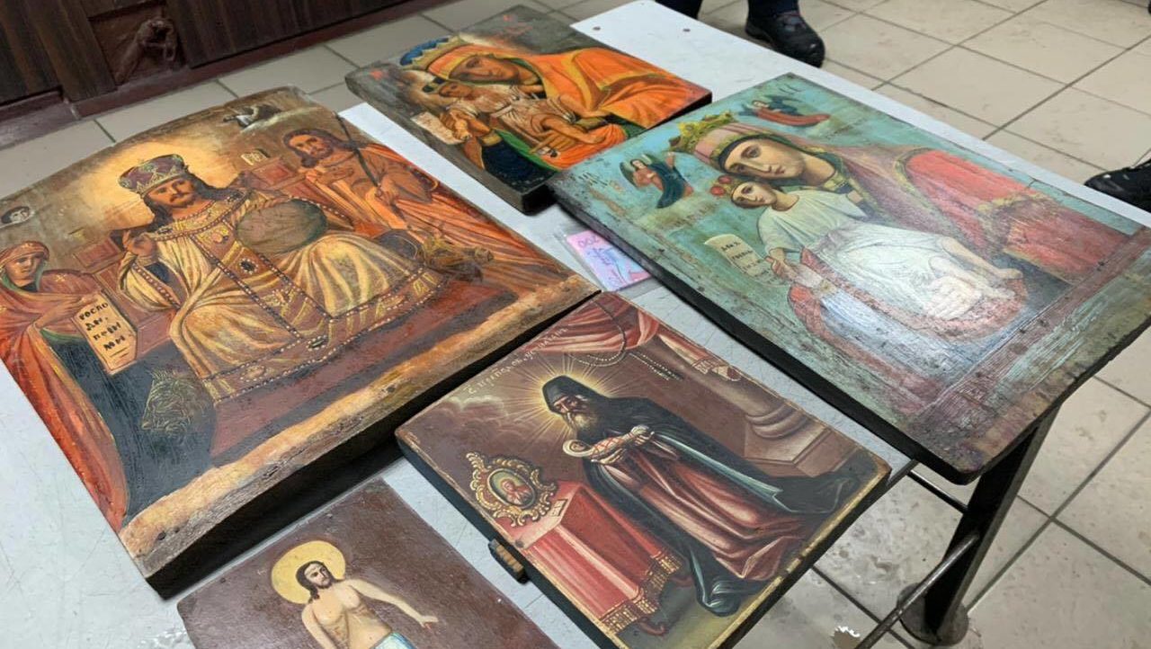 На Запоріжжі СБУ попередила контрабанду старовинних ікон до Росії, – ФОТО  