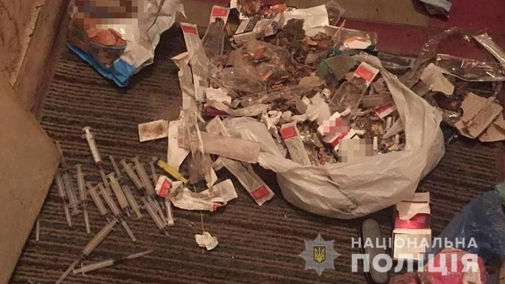 В квартирі на Осипенківському чоловік влаштував притон з виготовлення наркотиків