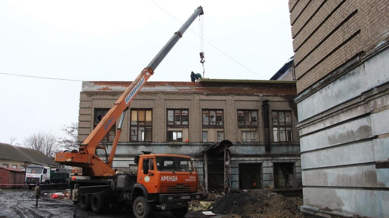 В Запорожье продолжается реконструкция здания сгоревшей школы №53, – ФОТО