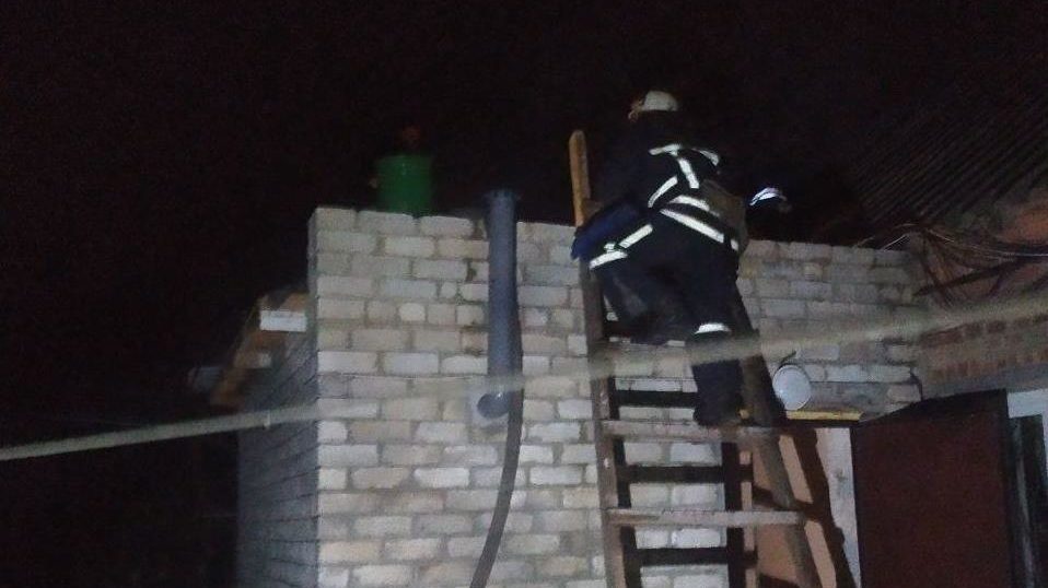 У Запорізькій області через коротке замикання спалахнув будинок, – ФОТО 