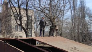 В Днепровском районе Запорожья закончили демонтировать большой незаконный ангар, — ФОТО