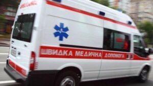 В Запорожье пенсионерка с деменцией выпала с четвертого этажа: медики и полиция сообщили подробности
