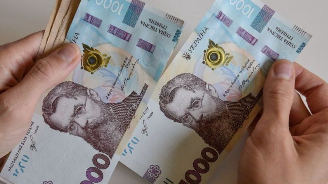 На Запоріжжі затримали податківця, який вимагав 36 тисяч гривень хабара
