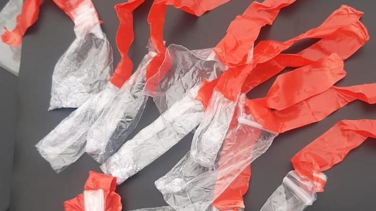 В Запоріжжі у студента поліція знайшла 40 зіп-пакетів з наркотиками для  «закладок», – ФОТО