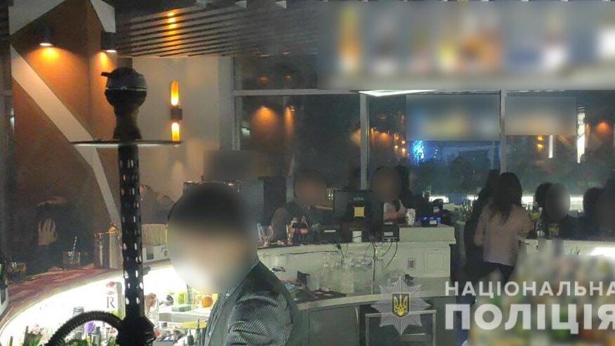 В Запорожье полиция закрыла ночной клуб, в котором отдыхали более 200 человек, - ФОТО, ВИДЕО