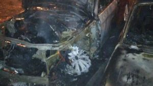 У Шевченківському районі Запоріжжя згоріли три автомобілі, які стояли поряд – ФОТО