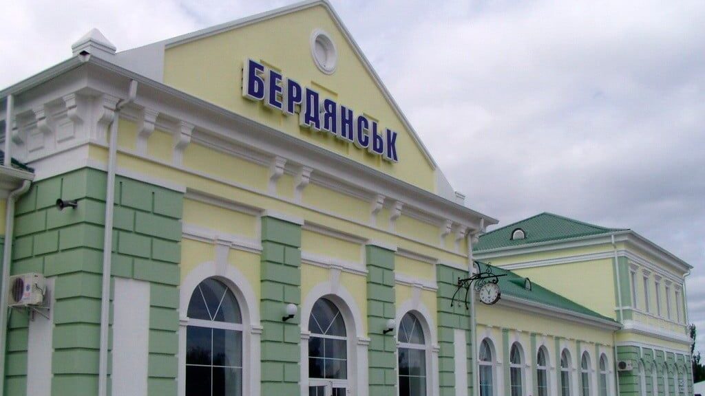 До курорта в Запорожской области запустят два дополнительных поезда — из столицы и Харькова