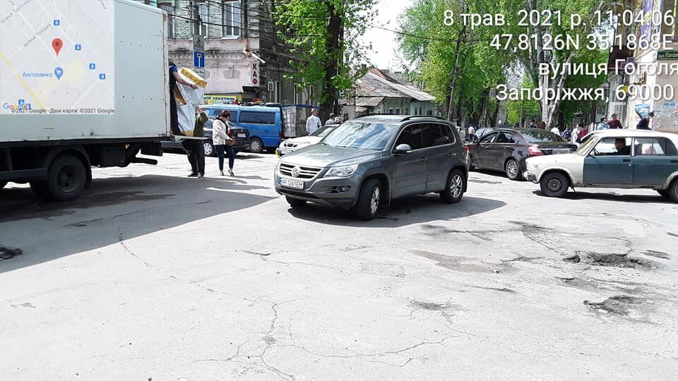 В Запорожье за ​​нарушение правил парковки возле рынков за день оштрафовали больше сотни водителей, – ФОТО
