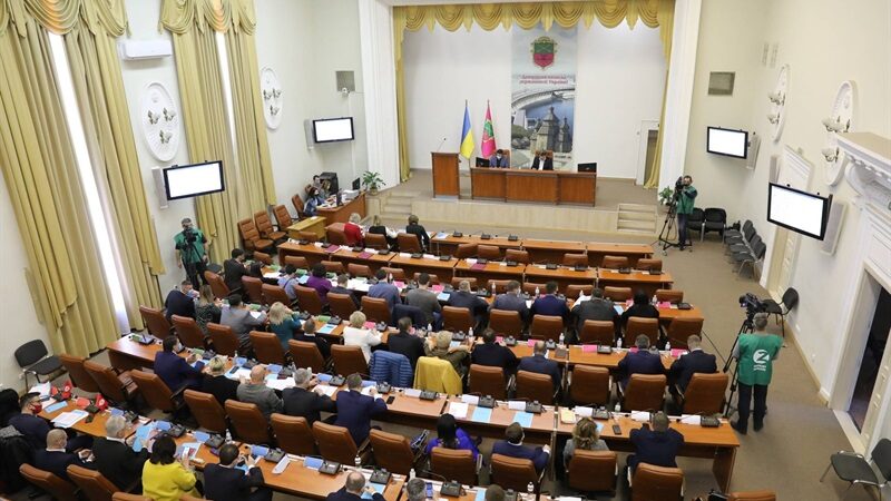 В Запорожье депутаты решили возобновить свободный доступ журналистов на заседания городского совета