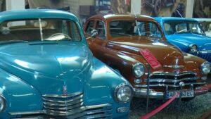 В запорожском музее ретро-автомобилей - новый экспонат, — ВИДЕО