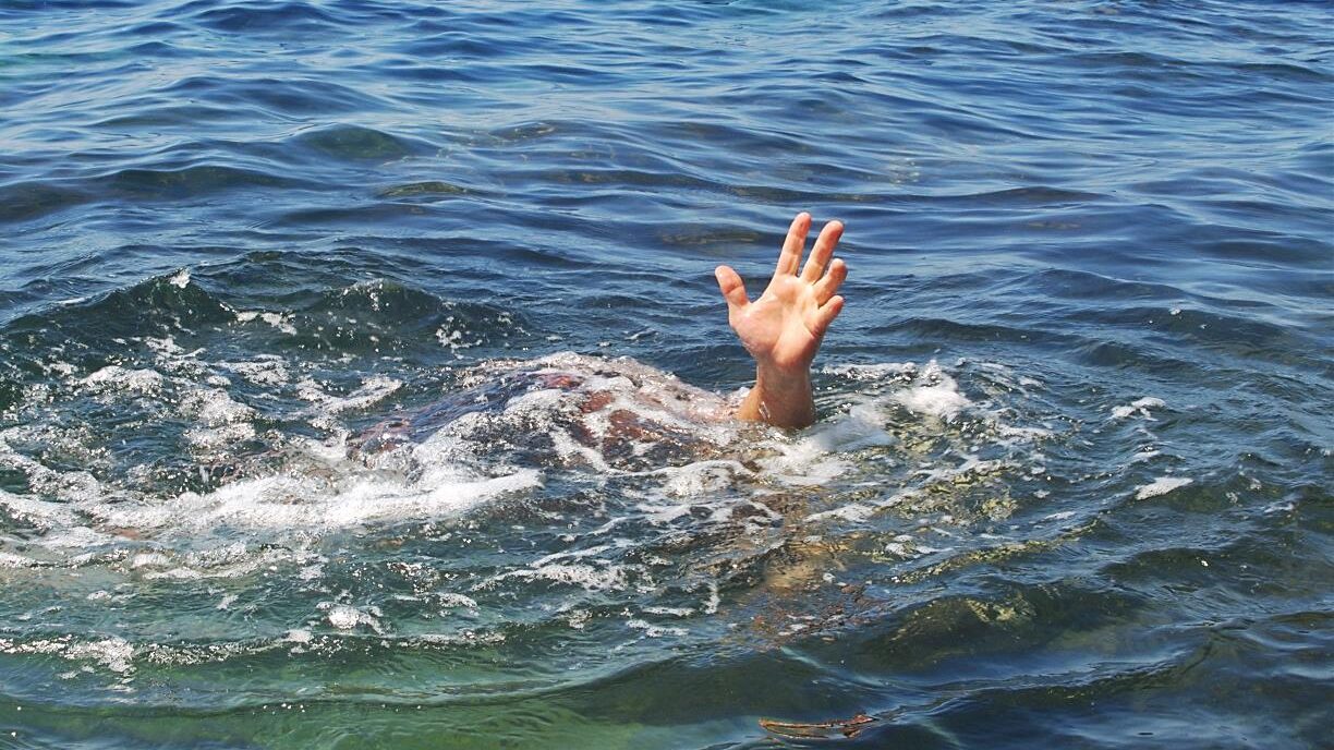 В Запорожье едва не утонул 8-летний мальчик: его спасли медики